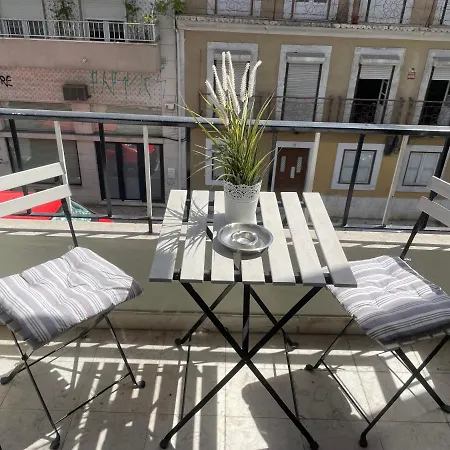Quarto Com Varanda Em Arroios 1 * Lisbon