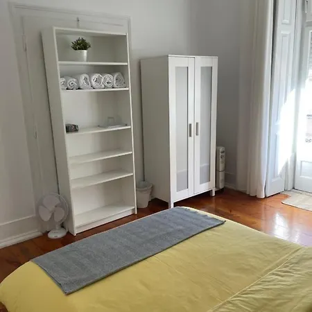 Quarto Com Varanda Em Arroios 1 * Lisbon