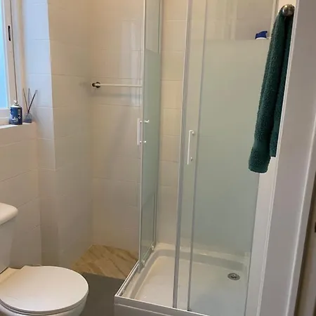 Quarto Com Varanda Em Arroios 1 * Lisbon